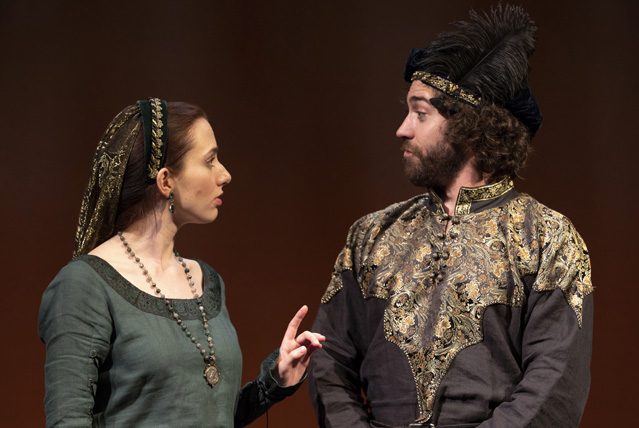 Kate Cannon as Goneril and Hunter Hnat as Oswald